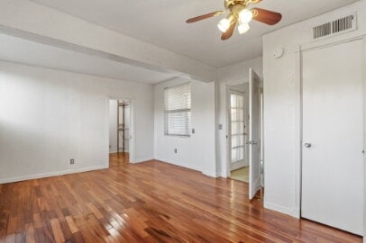 Building Photo - Kern Place- 4 bedrooms, 3 baths and Refrigerated AC.