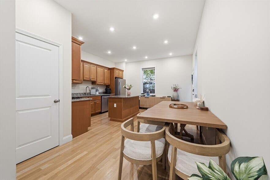 Building Photo - 77 North St