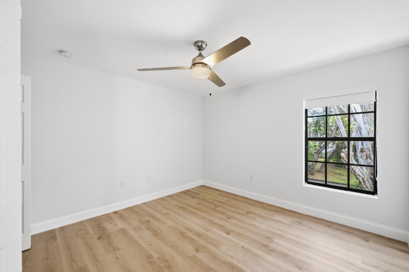 Building Photo - 2691 Albatross Rd N