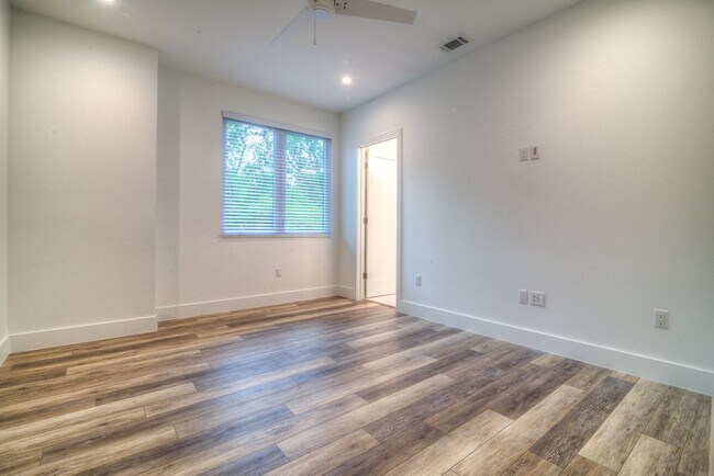 Building Photo - 3111 Walling Dr