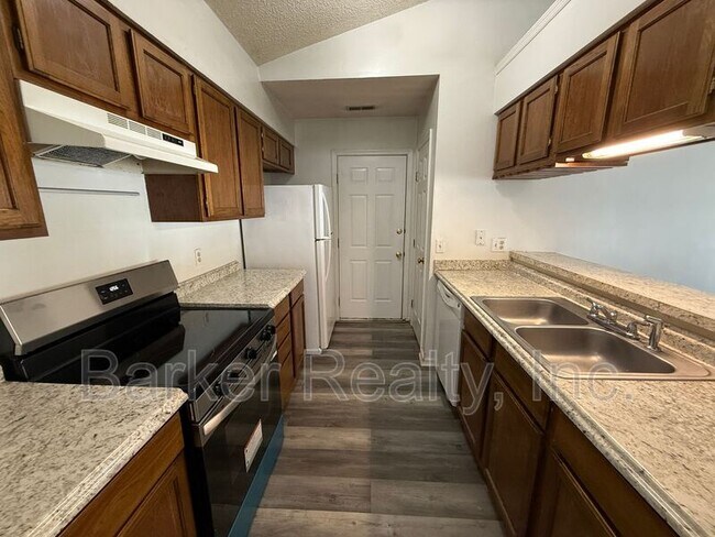 Building Photo - 2925 Golden Oak Ct