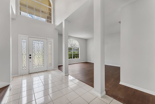 Building Photo - Spacious 6-bedroom, 3-bathroom Tuska ridge...