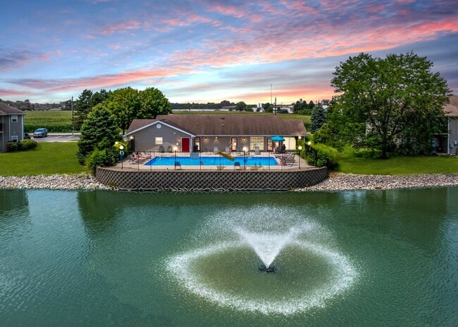 Building Photo - Conveniently Located on 32 in Crawfordsville******Large 2 Bedroom******Comfortable Living