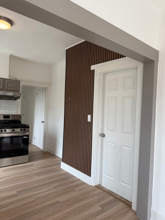 Building Photo - 342 E Westfield Ave