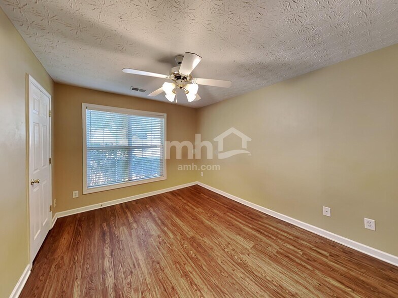 Building Photo - 3301 Freedom Landing NW