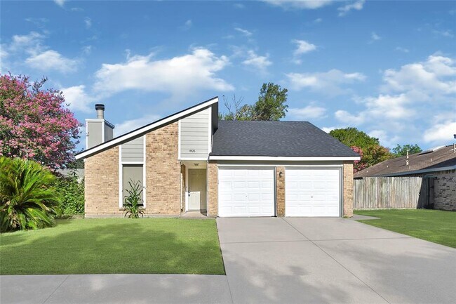 Primary Photo - 4426 Jamaica Ln