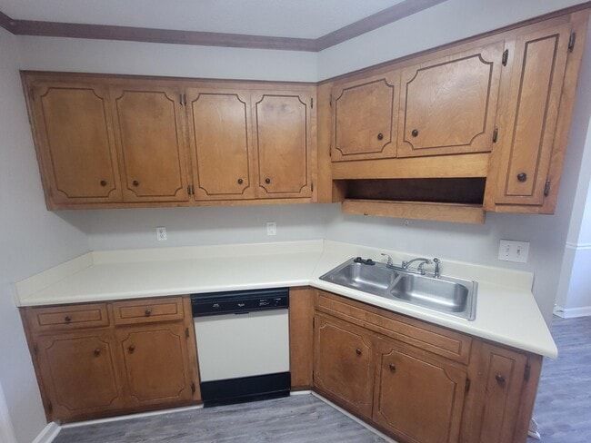 Building Photo - 3914 Almon Dr