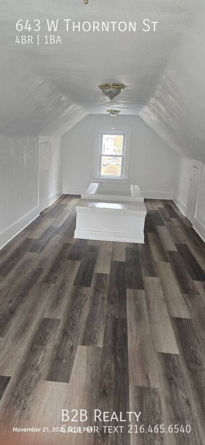 Building Photo - 643 W Thornton St