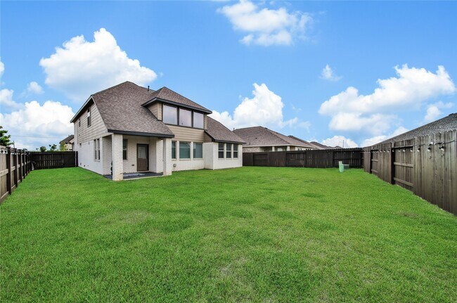 Building Photo - 7735 Wright Wood Dr