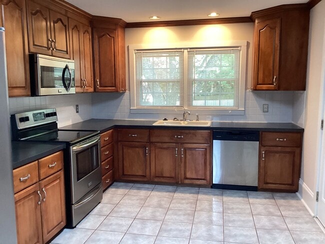 Building Photo - 4br 2ba Executive Home,  China Grove $1950 - AVAILABLE NOW!