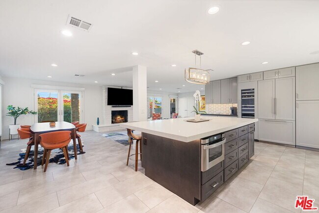 Building Photo - 74085 Old Prospector Trail