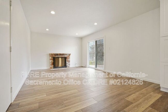 Building Photo - 2140 W La Loma Dr