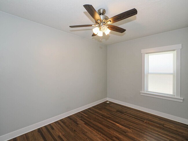Building Photo - 2 Bedroom, 1 Bathroom American Fork Home
