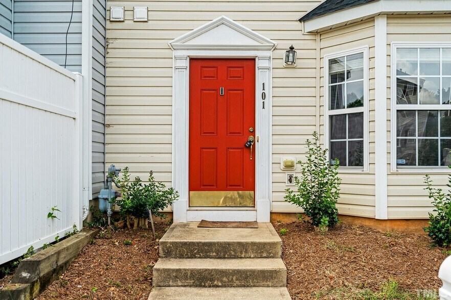 Building Photo - Room in Townhome on Ivory Run Way