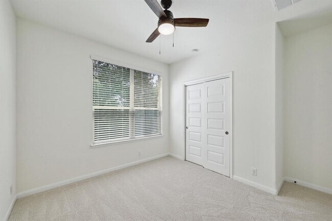 Building Photo - 503 S Meadowlark St