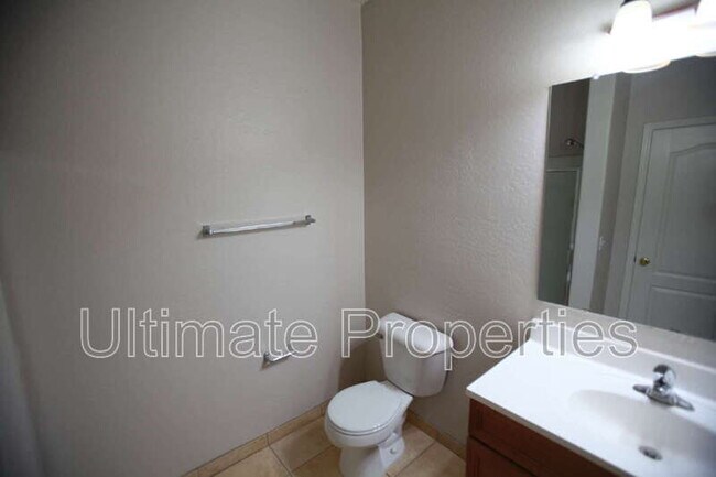 Building Photo - 2215 N 92nd Glen
