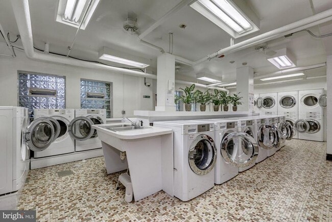 Building Photo - 2500 Q St NW