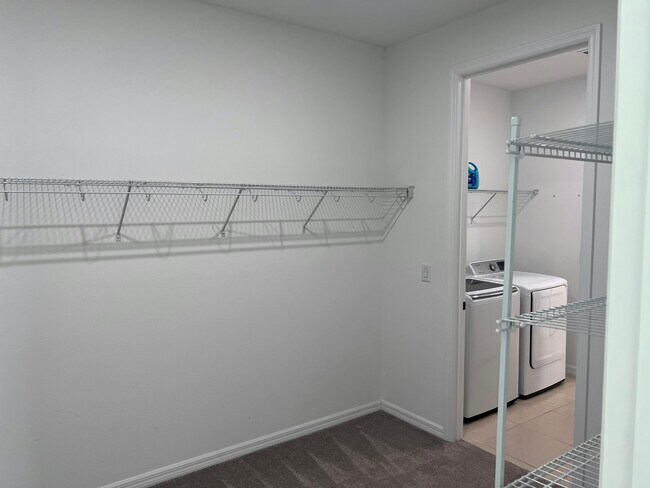 Building Photo - 5115 Los Robles Ct