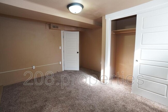 Building Photo - 1202 W Hale St