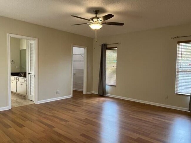 Building Photo - 2498 NW 25th St