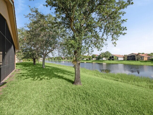 Building Photo - 1863 SW Jamesport Dr
