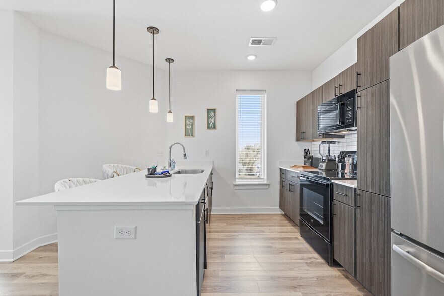 Building Photo - 1121 Laurel St