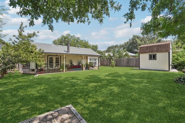 Building Photo - 1213 S Trace Dr