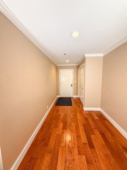 Building Photo - 44 W Broadway