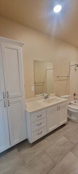 Building Photo - 5415 Rose Garden Loop