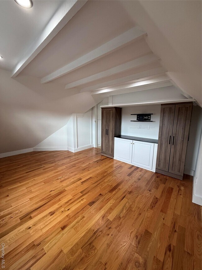 Building Photo - 51 Mt Joy Pl