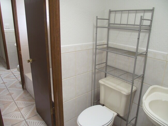 Building Photo - Northeast El Paso 3 bed with Bonus Room!