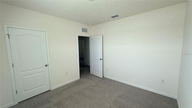 Building Photo - 2046 Walnut Crk Dr