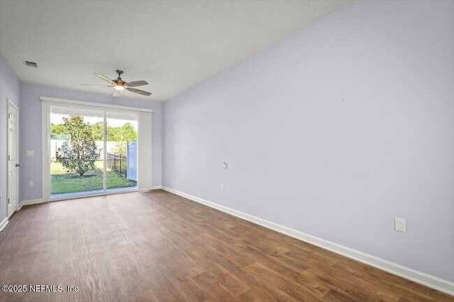 Building Photo - 85 Elmhurst Ln