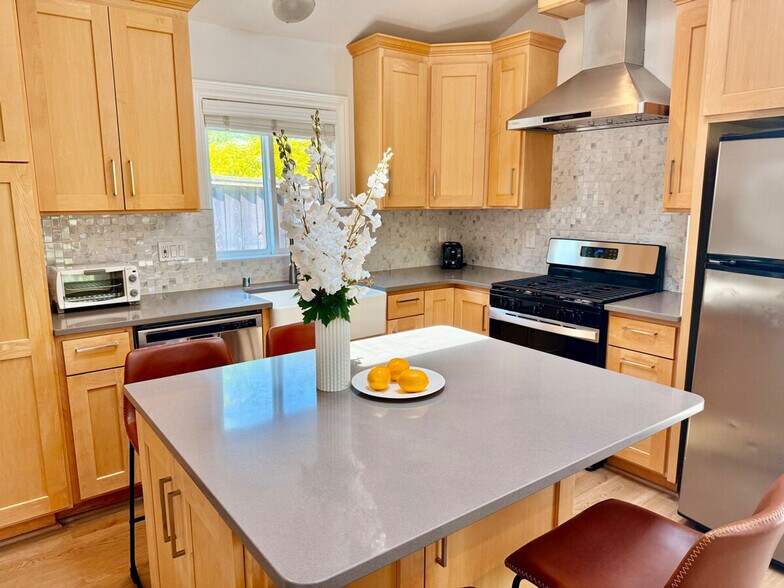 Building Photo - 10699 Larry Way