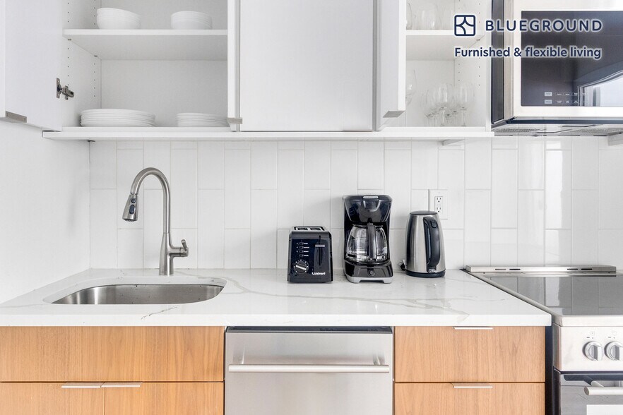 Building Photo - 501 1/2 E 83rd St