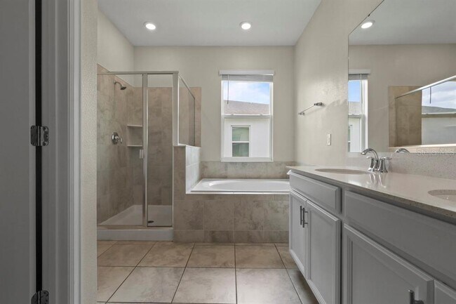 Building Photo - 877 Ocean Course Ave