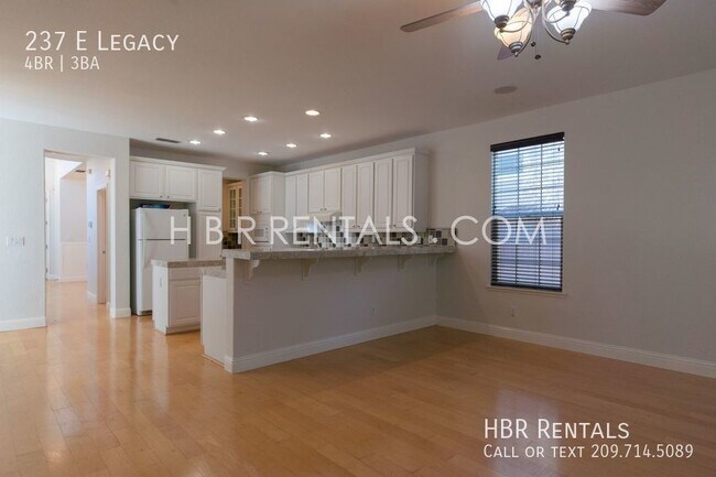 Building Photo - WICKLUND Village 4 Bedroom Home - Gated Dr...