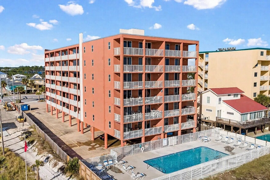 Building Photo - 633 W Beach Blvd