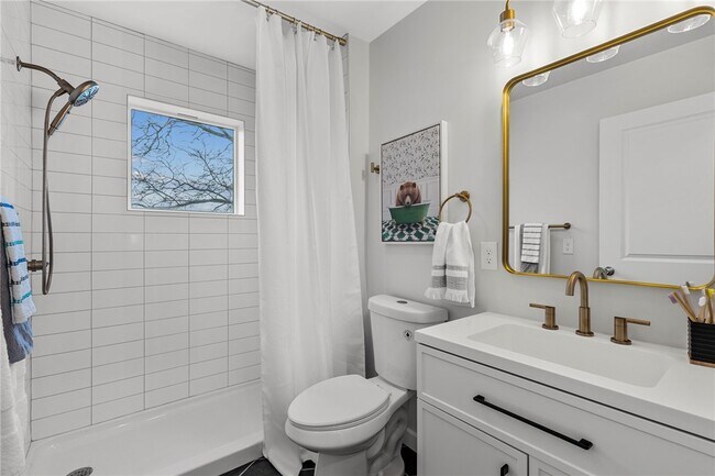 Building Photo - 169 S Union St