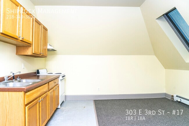 Building Photo - 303 E 3rd St