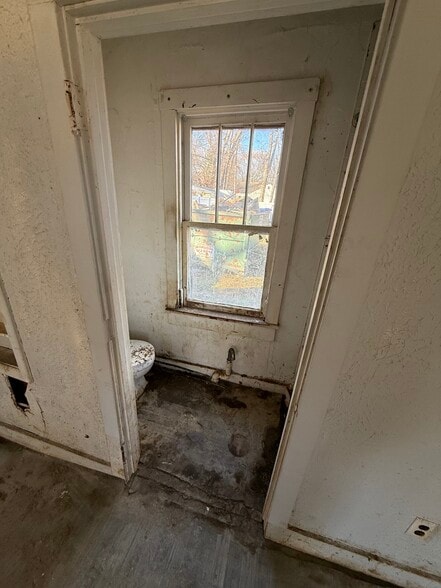 Building Photo - 1700 W Grand Ave