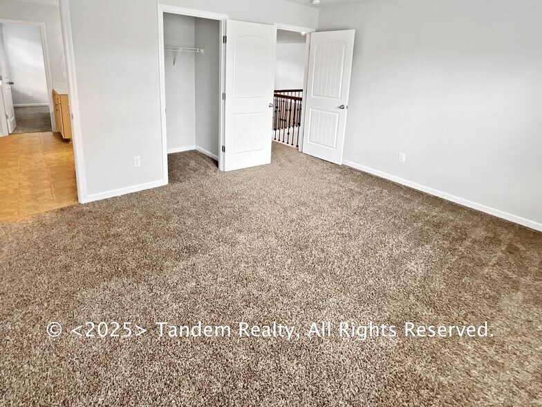 Building Photo - 8020 Forest Hills Dr