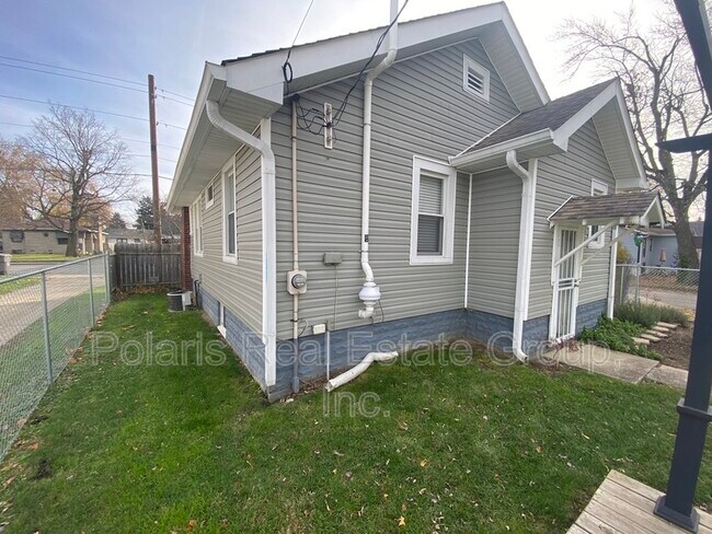 Building Photo - 1102 N Emerson Ave