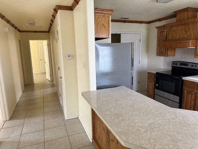 Building Photo - 717 W Bronze Dr