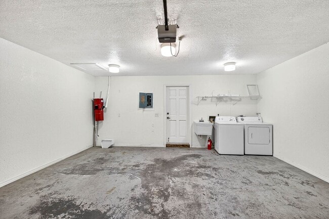 Building Photo - 1,961SF Condo | 3 Bedrooms & 2.5 Bathrooms...
