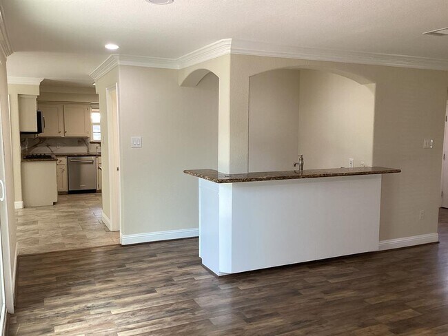 Building Photo - 15311 Empanada Dr