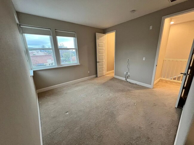 Building Photo - 121 Stevenson Blvd