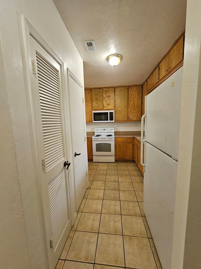 Building Photo - 1824 Larette Dr