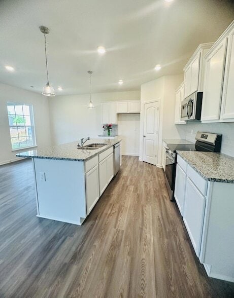 Building Photo - 2380 Geranium Ln