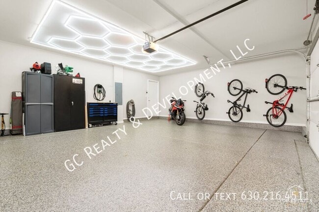 Building Photo - 927 Indigo Ct